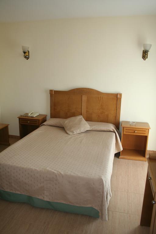Hotel Austria 76 Sagunto Pokoj fotografie